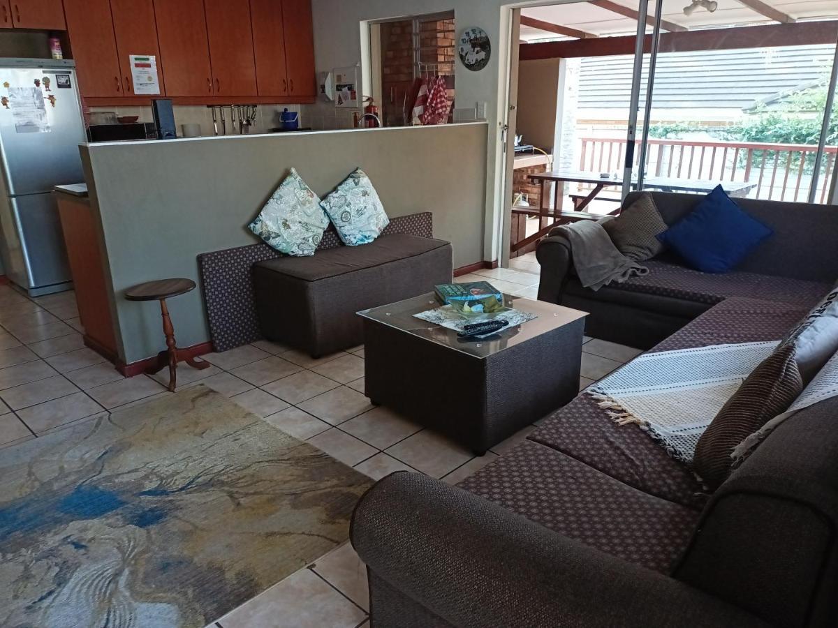 Mackenzies Accommodation East London Εξωτερικό φωτογραφία