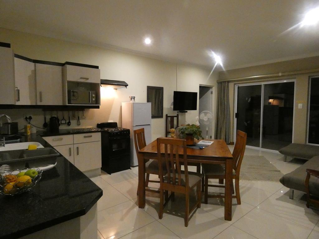 Mackenzies Accommodation East London Εξωτερικό φωτογραφία